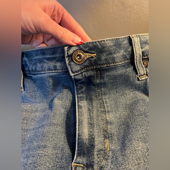 NWT DKNY Size 16 Medium Wash Blue Denim Skirt - Picture 7 of 9